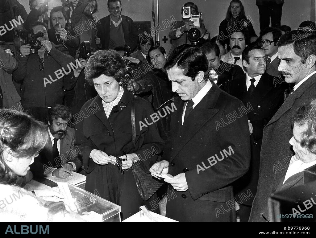 Madrid, 1/03/1979.- Adolfo Suárez Votando en las Elecciones Generales, junto A su esposa amparo Illana.