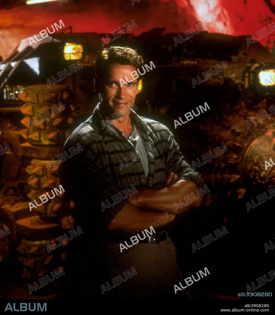 ARNOLD SCHWARZENEGGER en DESAFIO TOTAL, 1990 (TOTAL RECALL), dirigida por PAUL VERHOEVEN. Copyright CAROLCO.