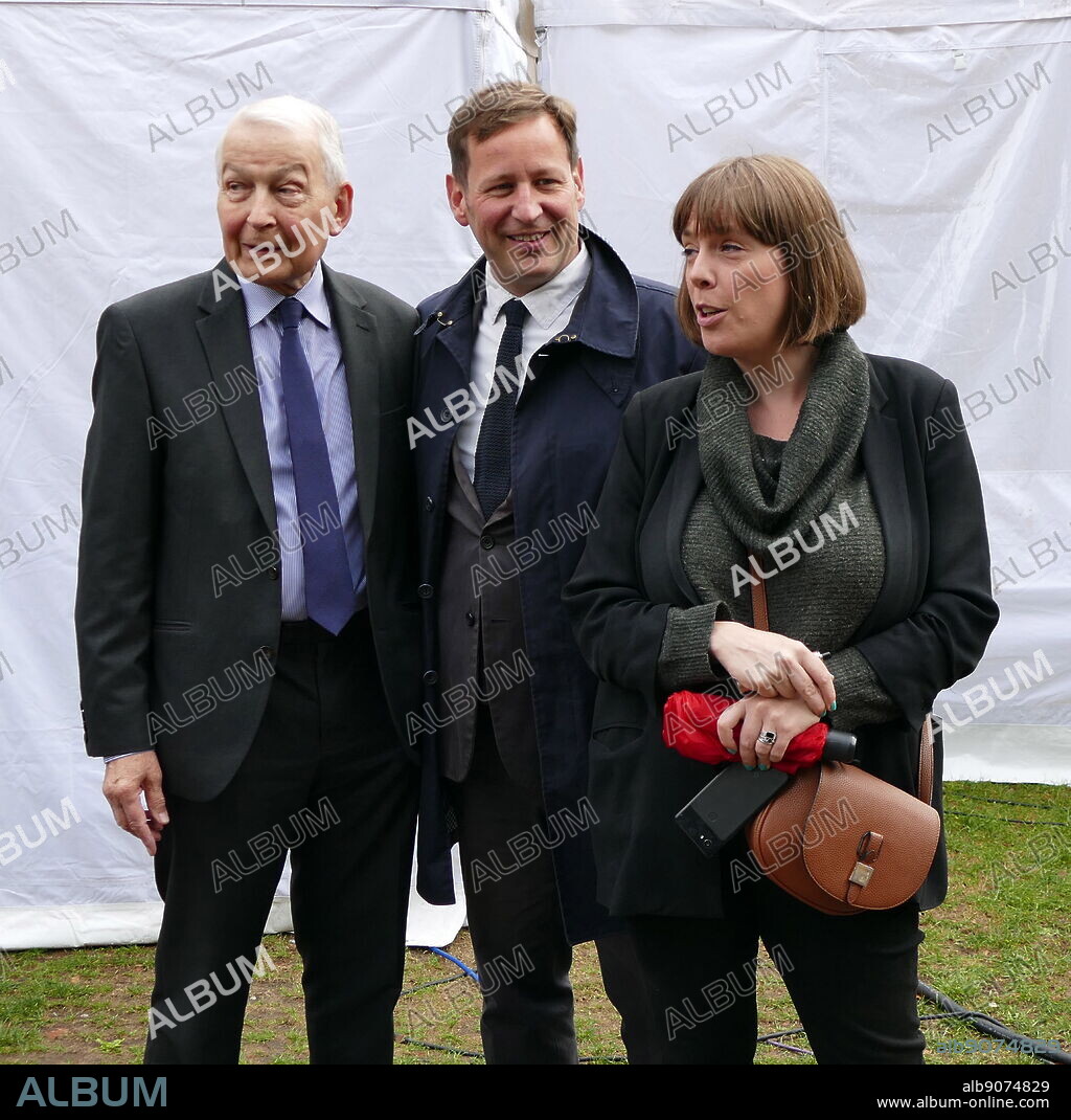 Frank Field, Chris Leslie and Jess Phillips arrive for media interviews after returning to parliament after the prorogation was annulled by the Supreme Court. 25th September 2019. Jess Phillips (born 1981), British Labour Party politician, Member of Parliament since 2015. Frank Field (born 1942), British politician who has been the Member of Parliament (MP) for Birkenhead since 1979, serving as a Labour Party MP until August 2018 and thereafter as an Independent. Chris Leslie (born 1972) British politician and Member of Parliament (MP) for Nottingham East since 2010. minister in the Department for Constitutional Affairs from 2001 to 2005. In February 2019, Leslie left Labour alongside six other MPs in protest at the leadership of Jeremy Corbyn to form The Independent Group, now The Independent Group for Change. He became the group's deputy leader.