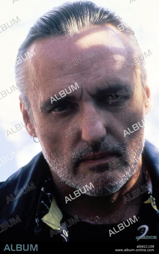 DENNIS HOPPER in RIVER'S EDGE, 1986, directed by TIM HUNTER. Copyright HEMDALE.