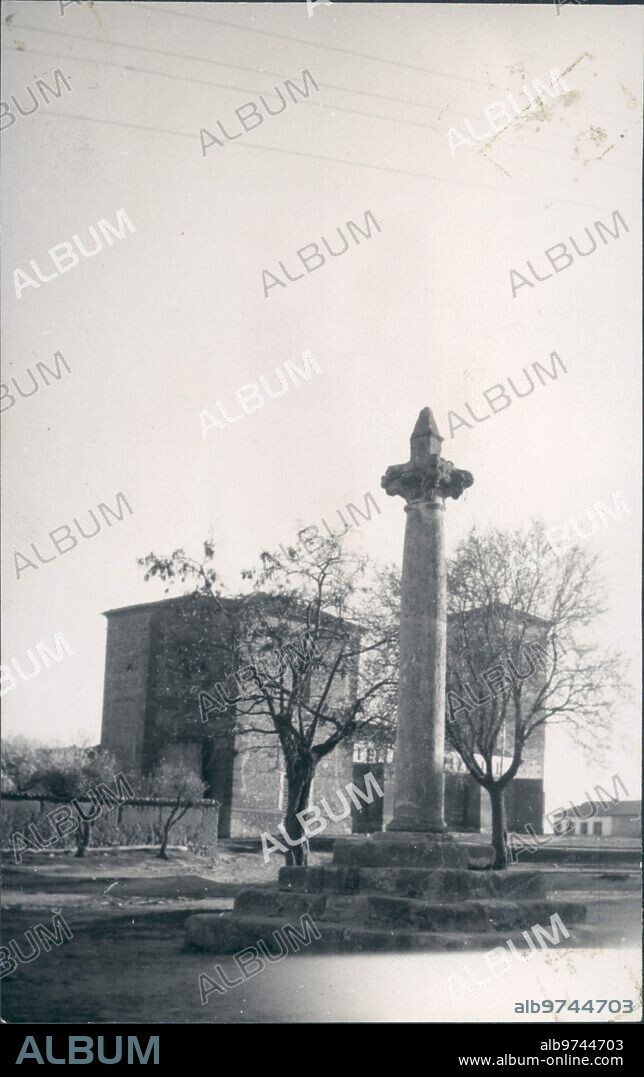 1965. Rollo, Tambien Conocida como Picota, en la población de Mohernando.