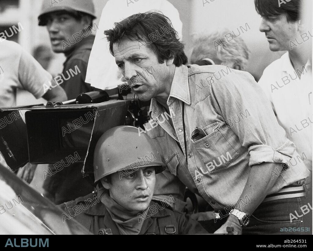 CONSTANTIN COSTA-GAVRAS en DESAPARECIDO, 1982 (MISSING), dirigida por CONSTANTIN COSTA-GAVRAS. Copyright POLYGRAM/UNIVERSAL.