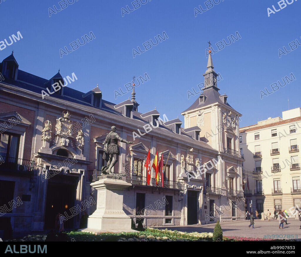 MARIANO BENLLIURE Y GIL. ESTATUA DE DON ALVARO BAZAN MARQUES DE SANTA CRUZ FRENTE AL AYUNTAMIENTO DE MADRID.