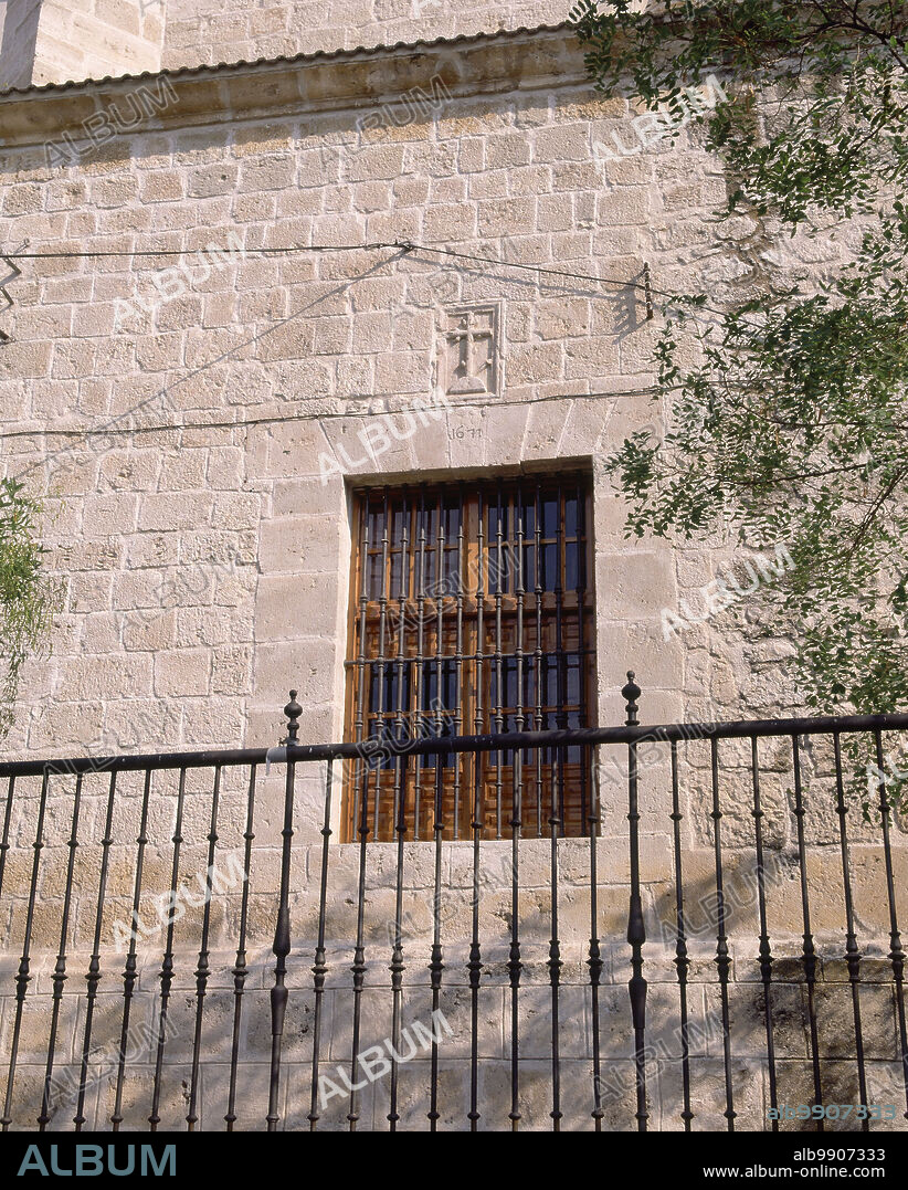 VENTANA CON REJA DE LA IGLESIA DE SAN ESTEBAN DE FUENLABRADA - SIGLO XVII.
