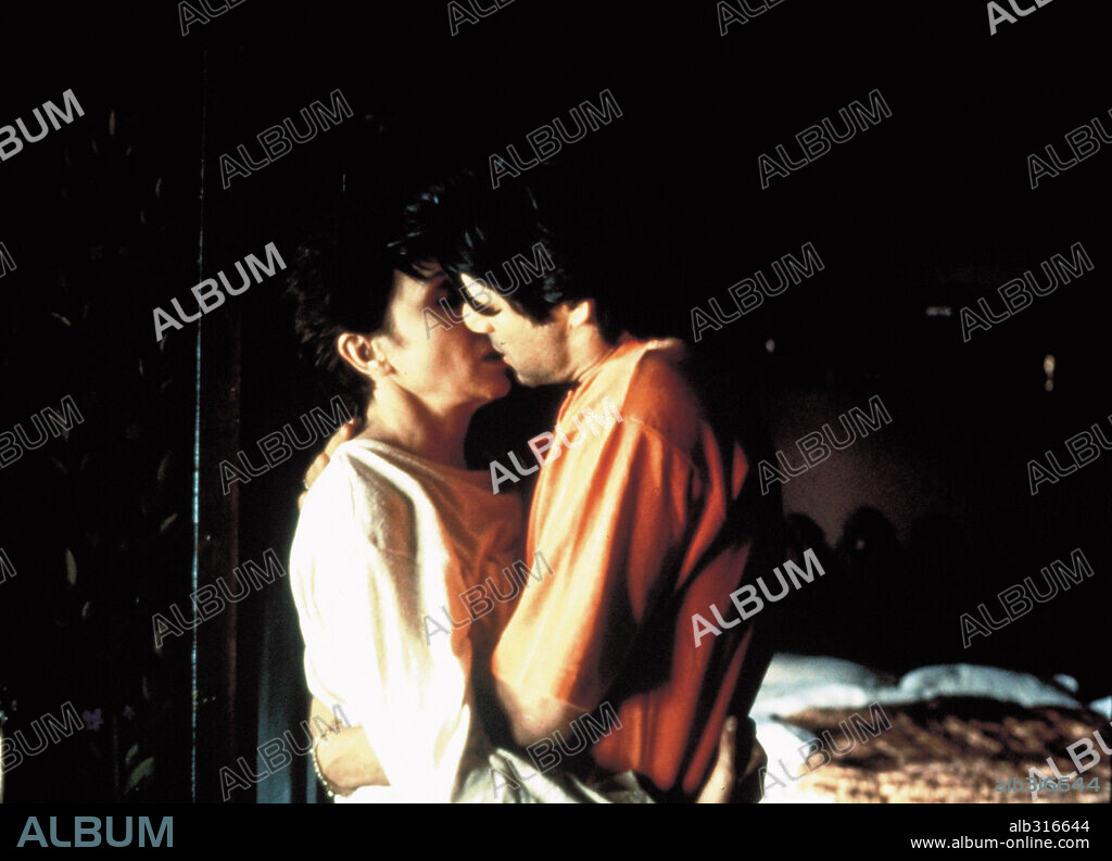 ANA BELEN y GEORGES CORRAFACE en LA PASION TURCA, 1994, dirigida por VICENTE ARANDA. Copyright CARTEL/LOLA FILMS/SOGEPAQ / FERNÁNDEZ, PIPO.