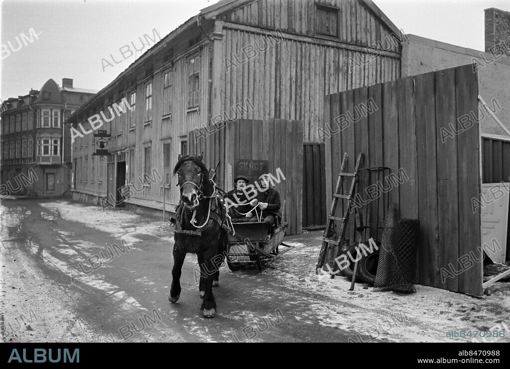 1982. Inspelning av Albert och Herberts julkalender. Tomas von Brömssen och Sten-Åke Cederhök.. *** Local Caption *** . KAMERAREPORTAGE.