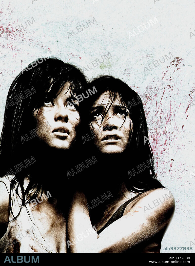 MORJANA ALAOUI y MYLENE JAMPANOI en MARTYRS, 2008, dirigida por PASCAL LAUGIER.