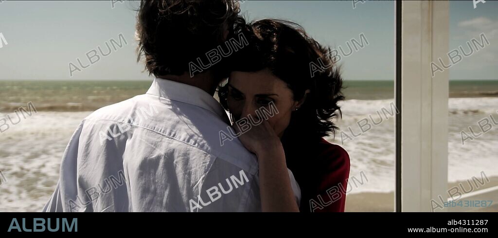 ISABEL AMPUDIA y SEBASTIAN HARO en LA PRIMERA CITA, 2018, dirigida por JESUS PONCE. Copyright KMPC slu / Magnetika Films.