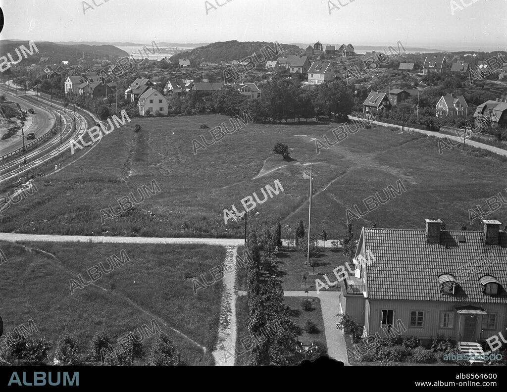 Göteborg 1935-07-09 - Vy från Hagens kapell - på denna äng finns idag en rugbyplan *** Local Caption *** GT Låda Krep 2011-05. KAMERAREPORTAGE.