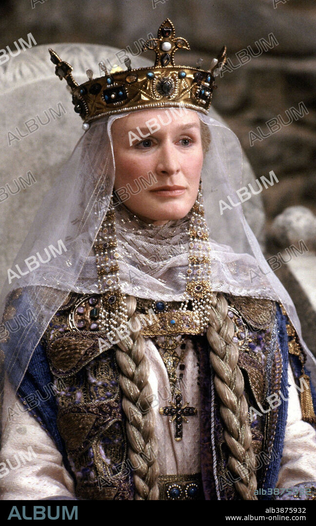 GLENN CLOSE in HAMLET, 1990, directed by FRANCO ZEFFIRELLI. Copyright PARAMOUNT PICTURES.