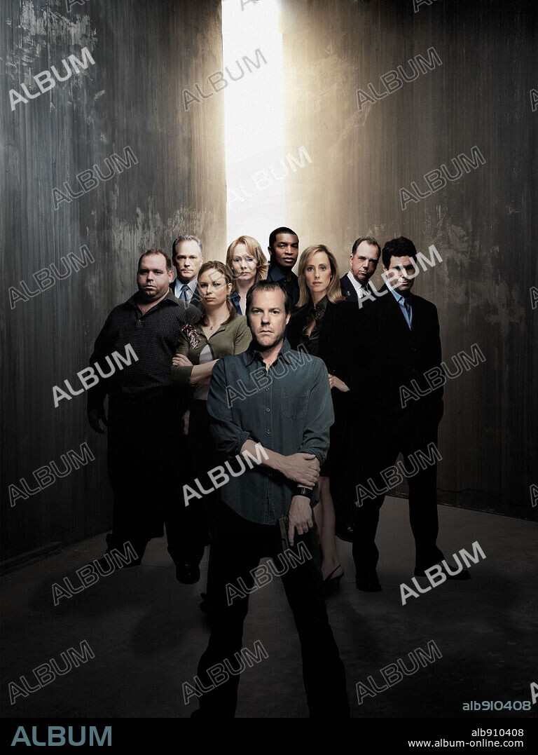 CARLOS BERNARD, GREGORY ITZIN, JAMES MORRISON, JEAN SMART, KIEFER SUTHERLAND, KIM RAVER, LOUIS LOMBARDI, MARY LYNN RAJSKUB and ROGER CROSS in 24, 2001, directed by JOEL SURNOW and ROBERT COCHRAN. Copyright FOX.