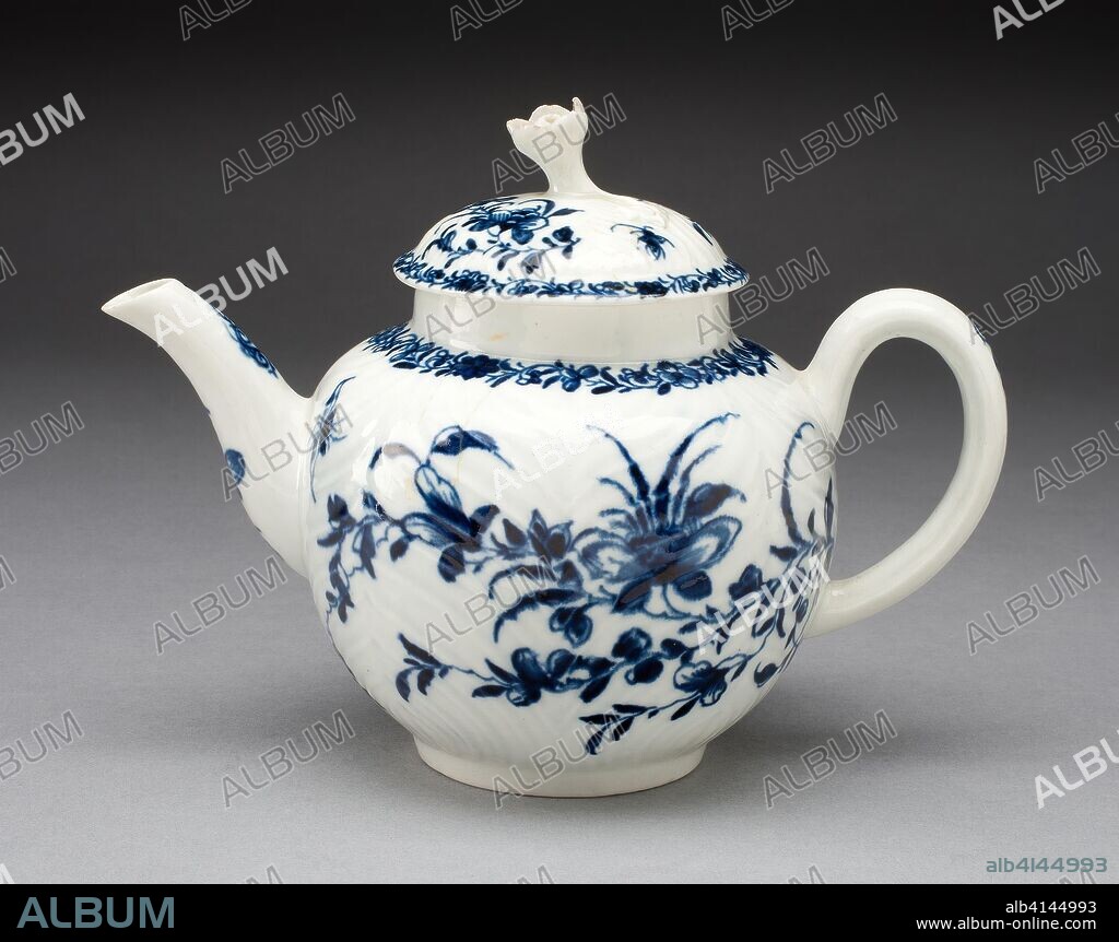 WORCESTER ROYAL PORCELAIN COMPANY. Teapot. Worcester Porcelain Factory; Worcester, England, founded 1751. Date: 1760-1770. Dimensions: H. 15.9 cm (6 1/4 in.). Soft-paste porcelain, underglaze blue decoration. Origin: Worcester.