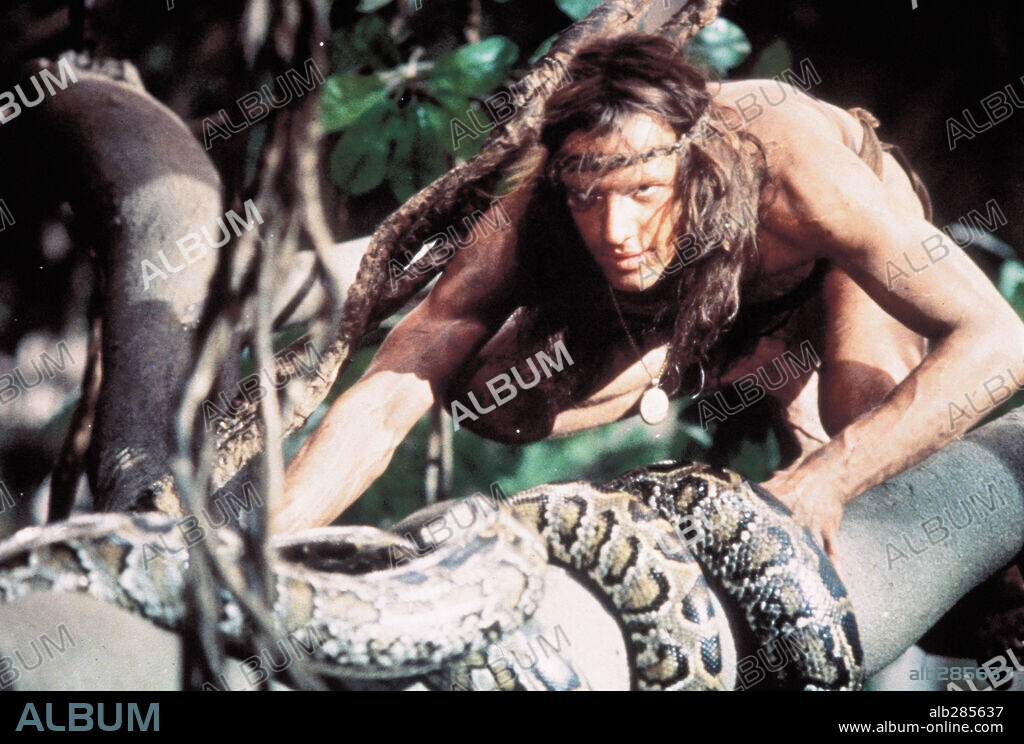CHRISTOPHER LAMBERT in GREYSTOKE: THE LEGEND OF TARZAN, LORD OF THE APES, 1984, directed by HUGH HUDSON. Copyright WARNER BROTHERS.