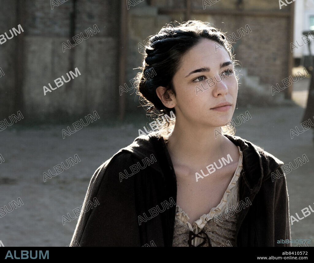MATILDA DE ANGELIS in LEONARDO, 2021, directed by FRANK SPOTNITZ and STEVE THOMPSON. Copyright Lux Vide / RAI Cinema.