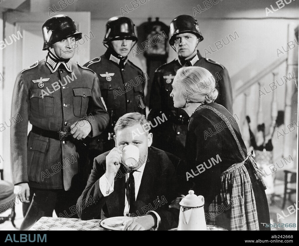 CHARLES LAUGHTON in THIS LAND IS MINE, 1943, directed by JEAN RENOIR. Copyright RKO.