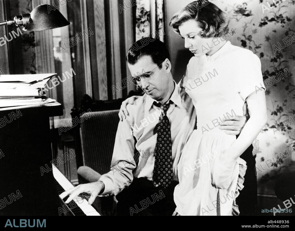 JAMES STEWART y JUNE ALLYSON en MÚSICA Y LÁGRIMAS, 1953 (THE GLENN MILLER STORY), dirigida por ANTHONY MANN. Copyright UNIVERSAL PICTURES.