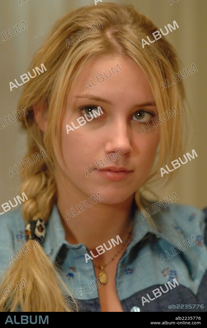 AMBER HEARD en SUPERFUMADOS, 2008 (PINEAPPLE EXPRESS), dirigida por DAVID GORDON GREEN. Copyright APATOW PRODUCTIONS/COLUMBIA PICTURES/RELATIVITY MEDIA.