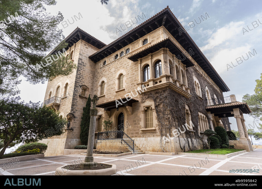 Marivent Palace, summer residence of the Spanish royal family, Cala Mayor, Palma, Majorca, Balearic Islands, Spain.