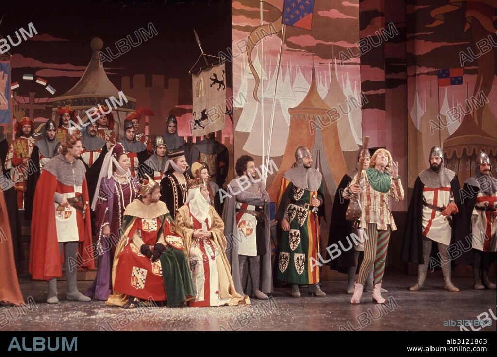MUÑOZ SECA , PEDRO ESCRITOR ESPAÑOL .PUERTO DE SANTA MARIA 1881 - 1936 TEATRO." LA VENGANZA DE DON MENDO " REPRESENTACION TEATRAL EN MADRID , AÑO 1980 DIRECTOR , GUSTAVO PEREZ PUIG ACTOR , MANUEL GOMEZ BUR.