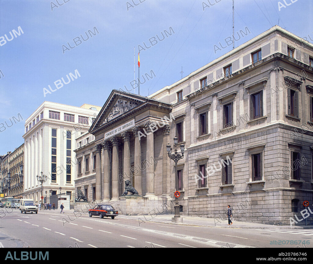 NARCISO PASCUAL Y COLOMER. FACHADA NEOCLASICA DEL EDIFICIO DEL CONGRESO DE LOS DIPUTADOS - 1843 - PORTICO HEXASTILO - FOTO AÑOS 80.