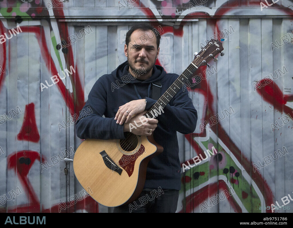Madrid, 12/15/2015. Interview with the singer Ismael Serrano. Photo: Ángel de Antonio ARCHDC.