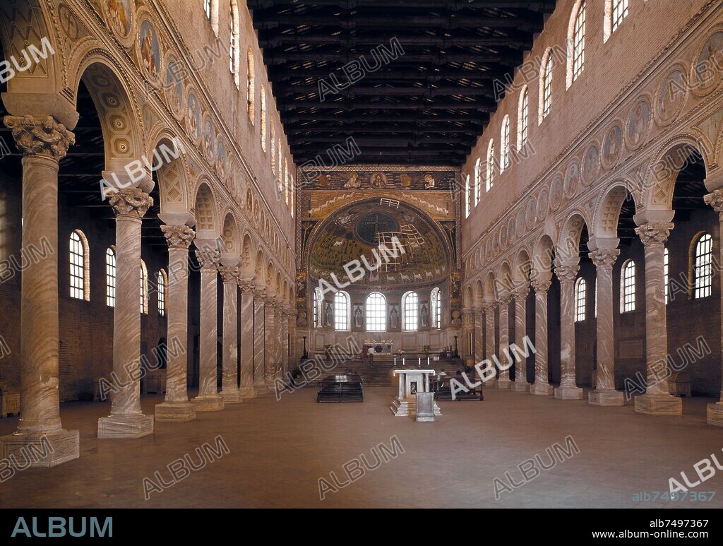 AUTOR LIBRE 01307. INTERIOR DE LA BASILICA DE SAN APOLINAR IN CLASSE CONSTRUIDA DURANTE LA PRIMERA MITAD DEL SIGLO VI.