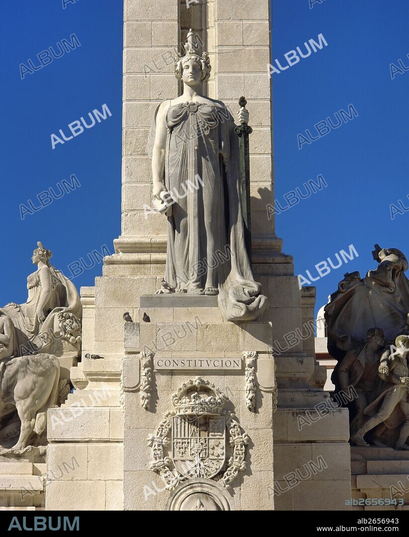 MONUMENTO A LA CONSTITUCION DE 1812. Conocido como "MONUMENTO DE LAS CORTES". Realizado en 1912 como conmemoración del centenario de la Constitución de 1812, en la Plaza de España. Obra del arquitecto Modesto López Otero y del escultor Aniceto MARINAS (1866-1953). Detallle de la base del mismo con la representación de LA CONSTITUCION. CADIZ. Andalucía. España.
