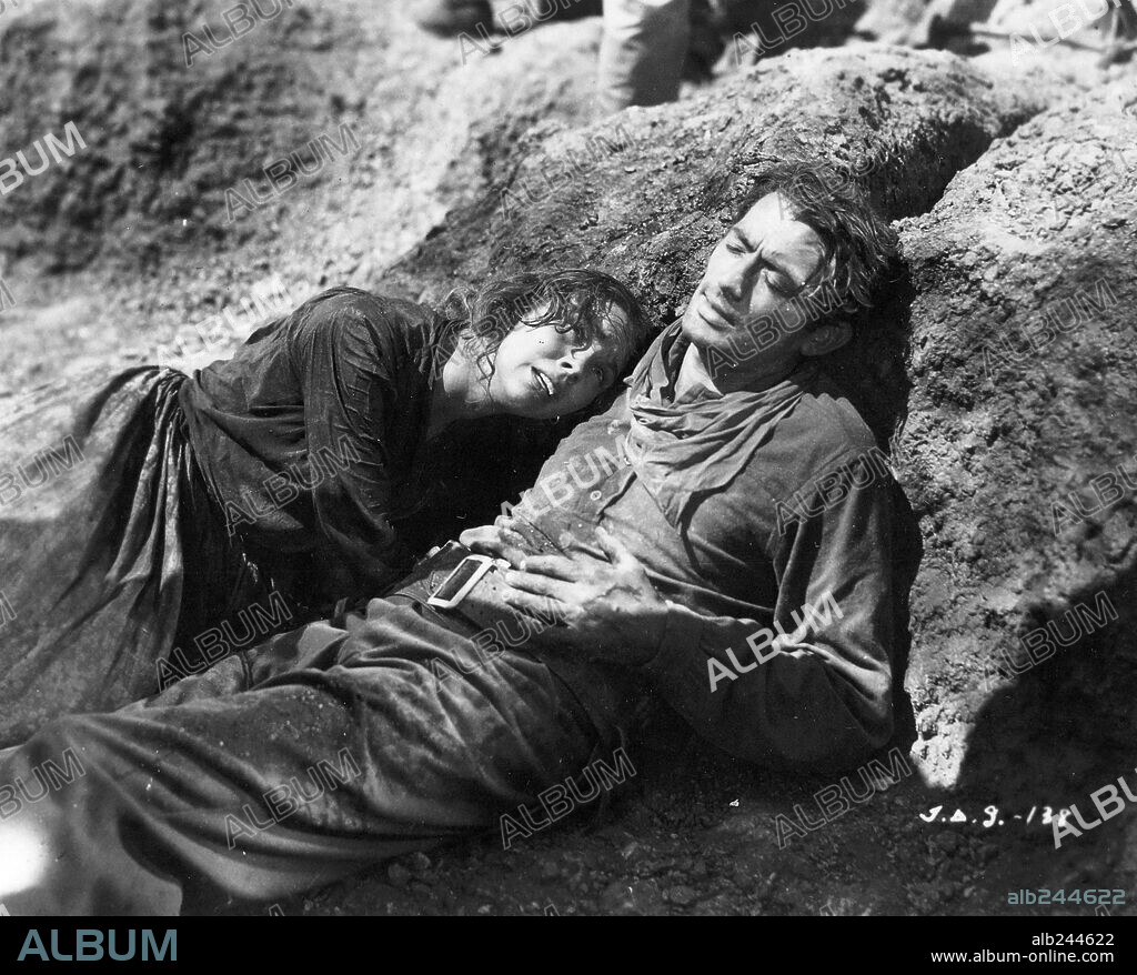 GREGORY PECK and JENNIFER JONES in DUEL IN THE SUN, 1946, directed by KING VIDOR. Copyright SELZNICK/RKO.