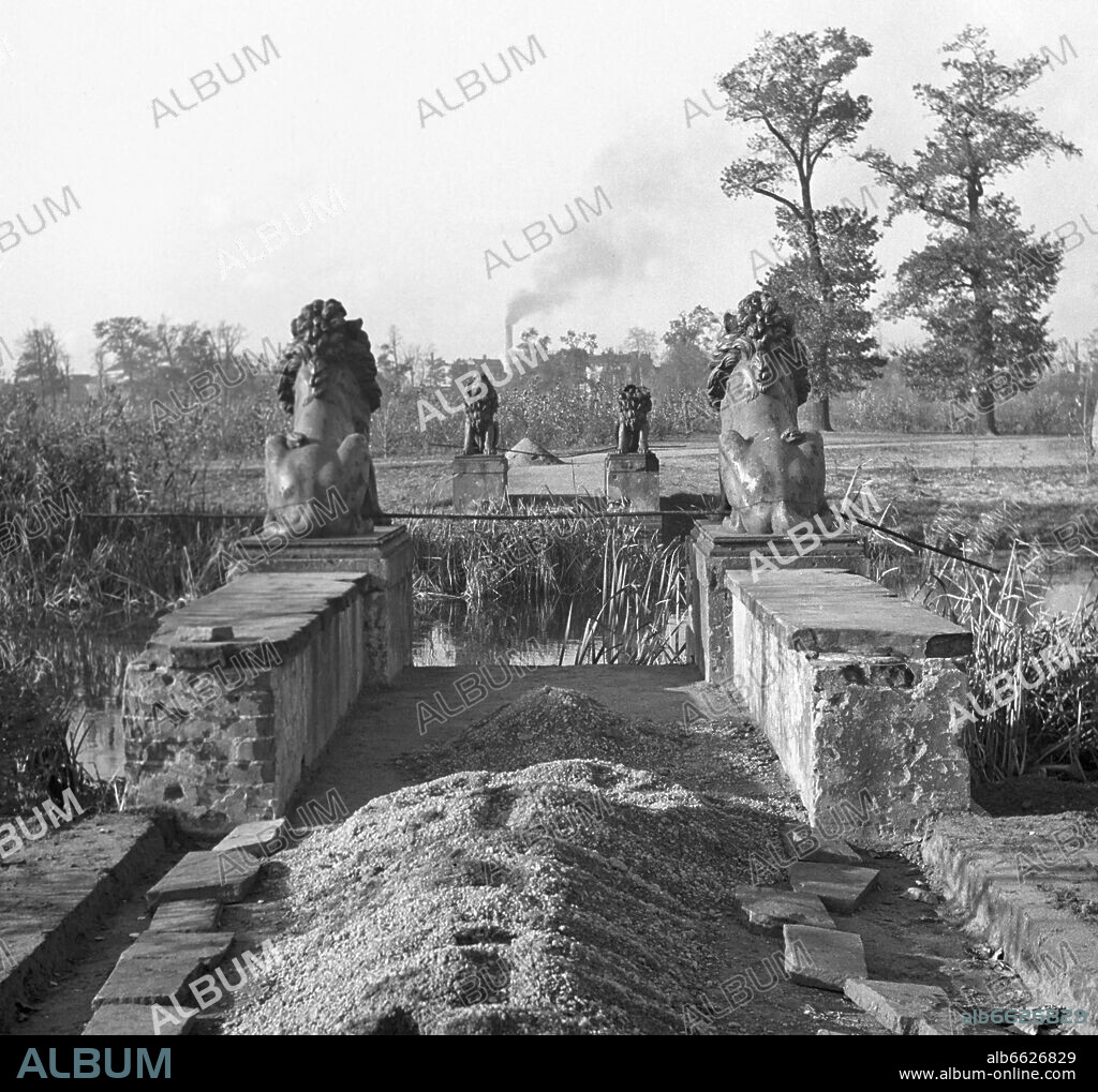 Remainings of Löwenbrücke (lion's bridge), which was seriously damaged during the Second World War, in Großer Tiergarten, a forest in Berlin, pictured in 1950. 1950