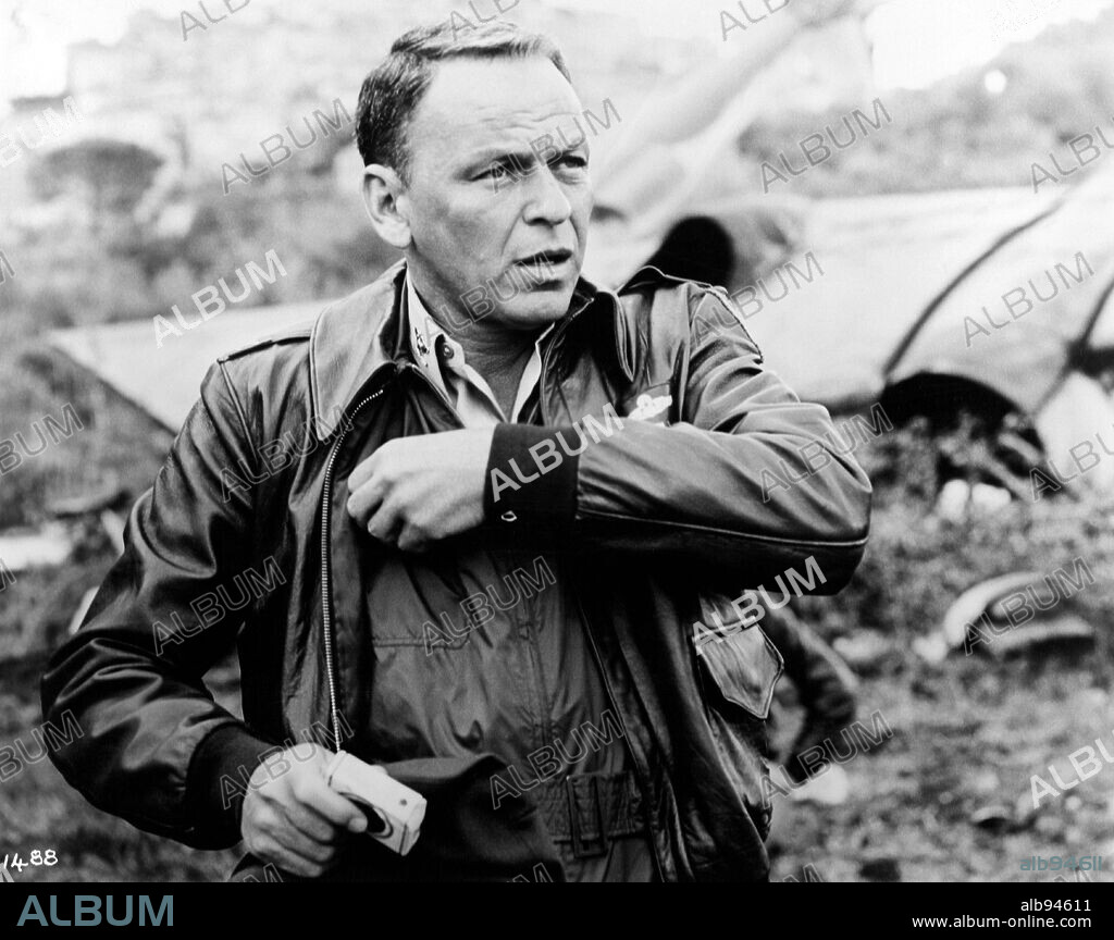 FRANK SINATRA en EL CORONEL VON RYAN, 1965 (VON RYAN'S EXPRESS), dirigida por MARK ROBSON. Copyright 20TH CENTURY FOX.