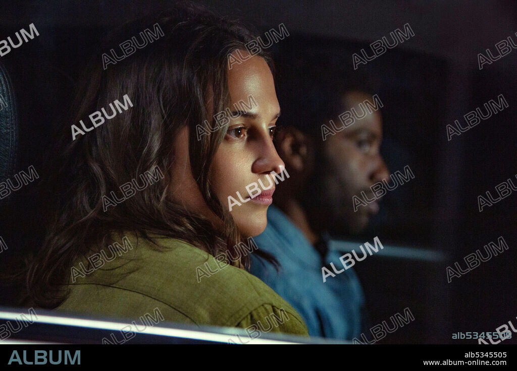 ALICIA VIKANDER and JOHN DAVID WASHINGTON in BECKETT, 2021, directed by FERDINANDO CITO FILOMARINO. Copyright Frenesy Film Company / RAI Cinema.