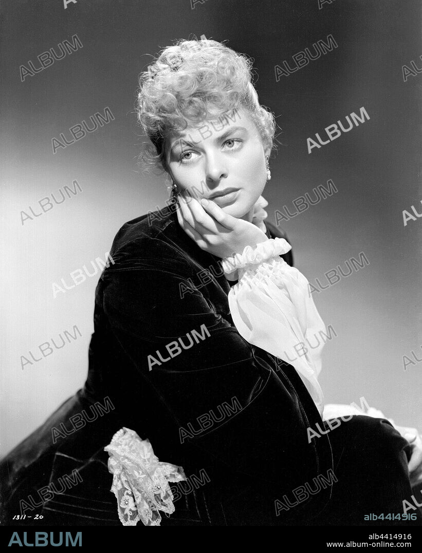 INGRID BERGMAN in GASLIGHT, 1944, directed by GEORGE CUKOR. Copyright M.G.M.