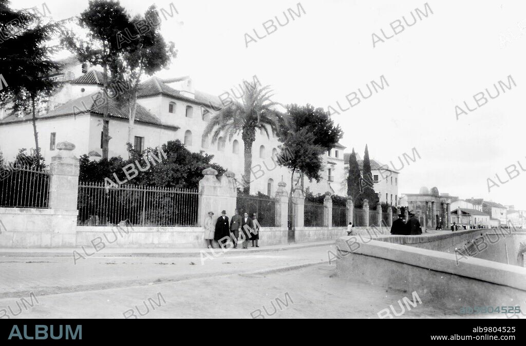 Córdoba. Diciembre de 1931. Jardines del seminario de San Pelagio, donde estuvo, según la leyenda, la casa del moro Aliatar.