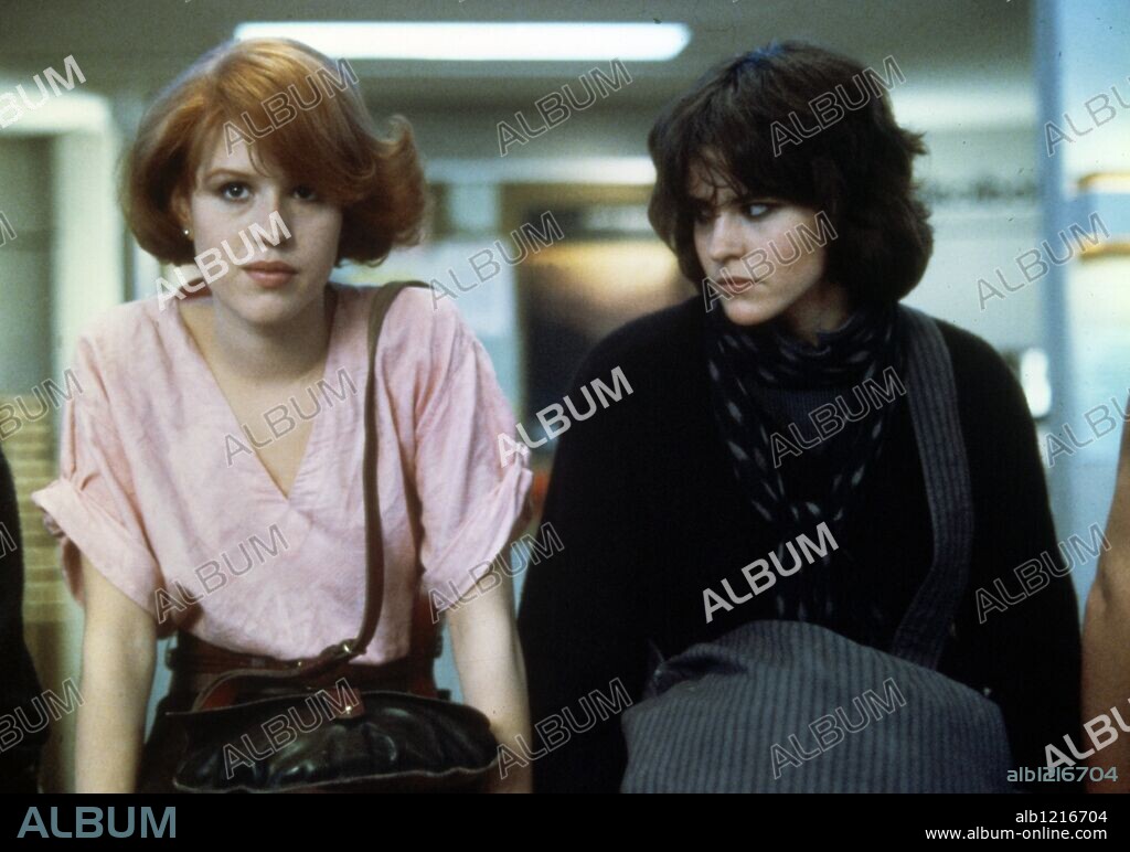 ALLY SHEEDY y MOLLY RINGWALD en EL CLUB DE LOS CINCO, 1985 (THE BREAKFAST CLUB), dirigida por JOHN HUGHES. Copyright UNIVERSAL PICTURES.
