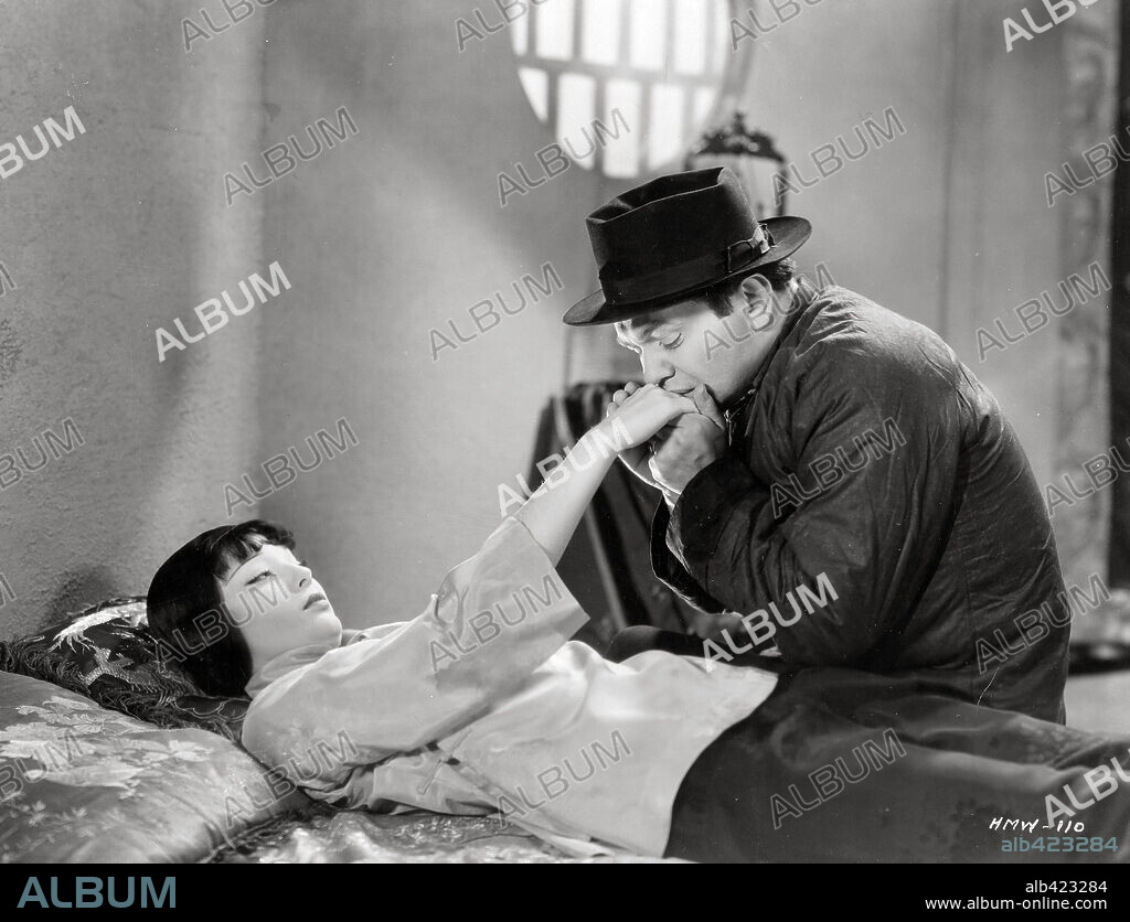 EDWARD G. ROBINSON and LORETTA YOUNG in THE HATCHET MAN (1932), directed by WILLIAM A. WELLMAN. Copyright FIRST NATIONAL.