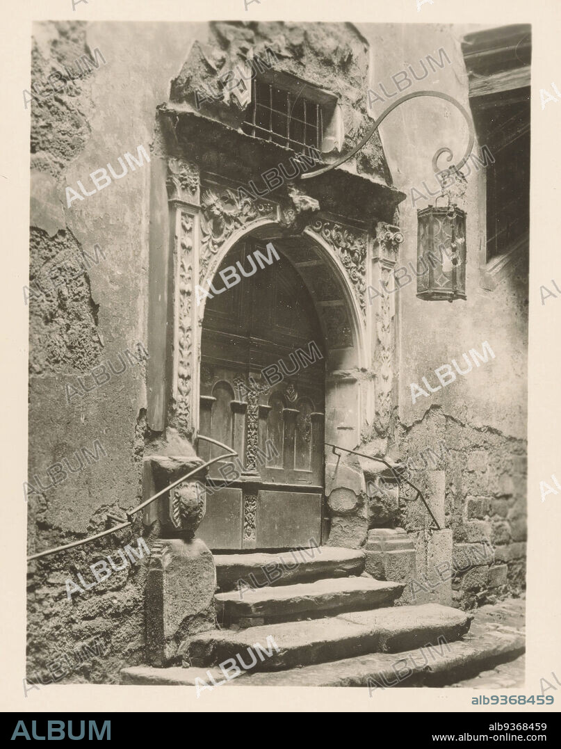 Portal of the town hall of Rothenburg ob der Tauber, Rothenburg ob der Tauber Rathaus.Portal-Town Hall Portal, anonymous, Rothenburg ob der Tauber, c. 1940 - c. 1960, photographic support, gelatin silver print, height 90 mm × width 72 mm.