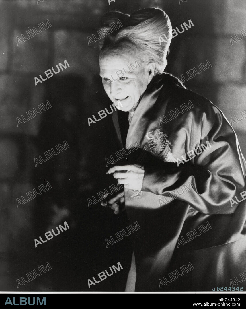 GARY OLDMAN in DRACULA, 1992, directed by FRANCIS FORD COPPOLA. Copyright COLUMBIA PICTURES.