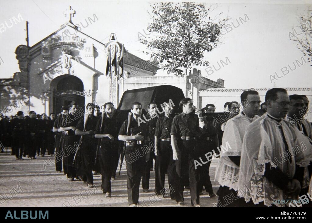 Alicante, 19/11/1939. Traslado del cuerpo de José Antonio Primo de Rivera desde el cementerio de Nuestra Señora de los Remedios.