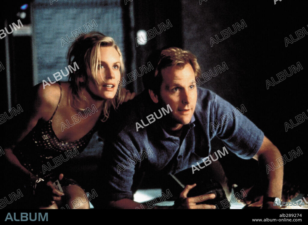 DARYL HANNAH y JEFF DANIELS en MI MARCIANO FAVORITO, 1999 (MY FAVORITE MARTIAN), dirigida por DONALD PETRIE. Copyright WALT DISNEY PICTURES.