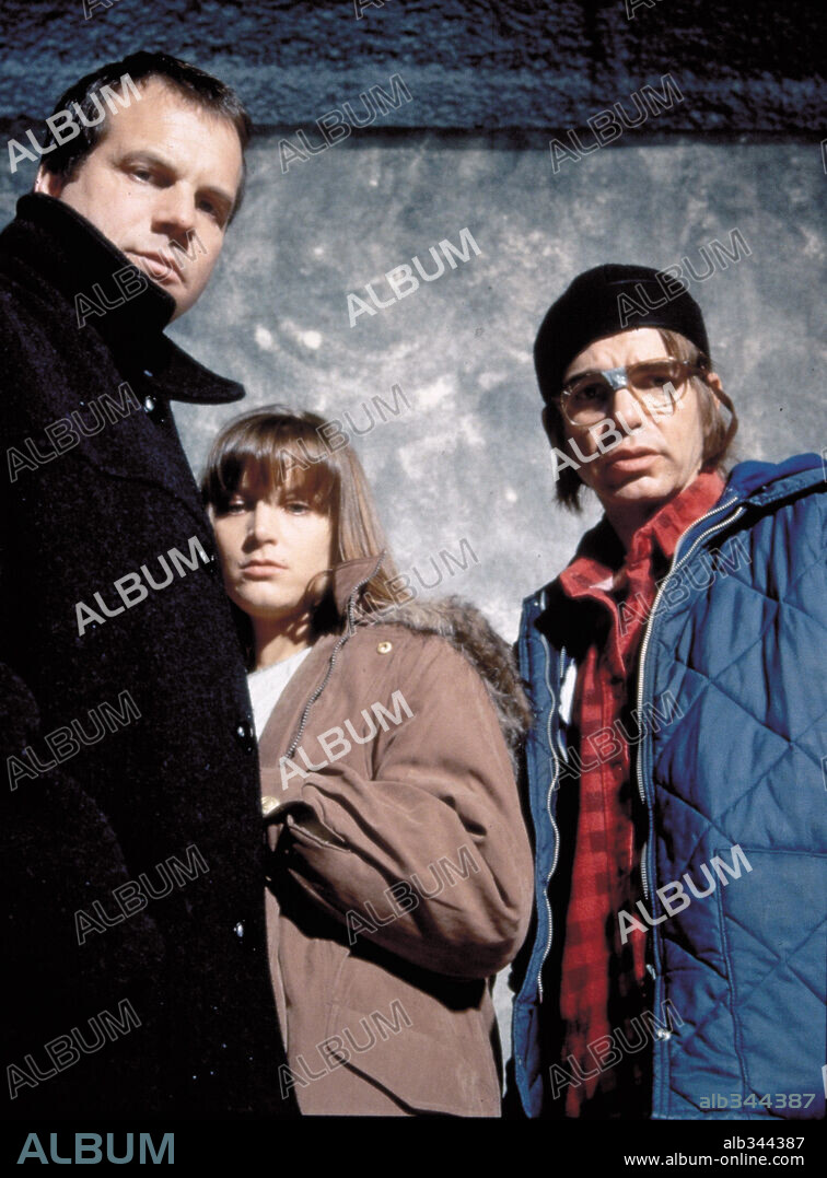 BILL PAXTON, BILLY BOB THORNTON and BRIDGET FONDA in A SIMPLE PLAN, 1998, directed by SAM RAIMI. Copyright ECCLES, ANDREW.