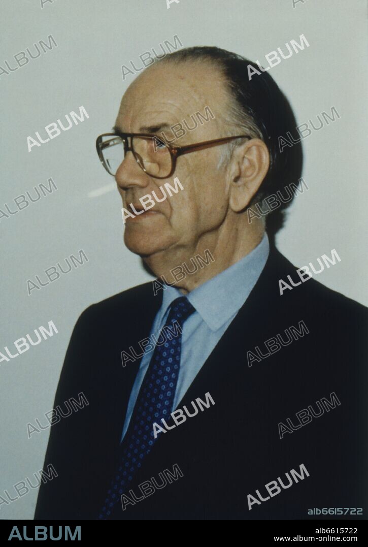CAMILO JOSE CELA - ESCRITOR ESPAÑOL Y PREMIO NOBEL.