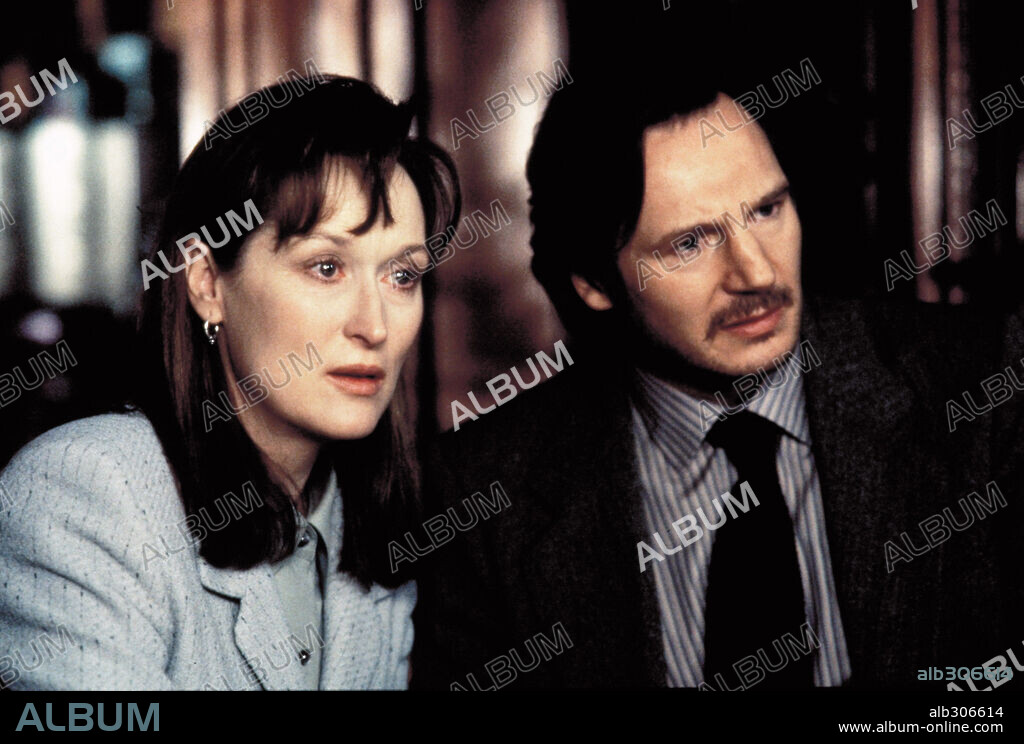 LIAM NEESON and MERYL STREEP in BEFORE AND AFTER, 1996, directed by BARBET SCHROEDER. Copyright HOLLYWOOD PICTURES.