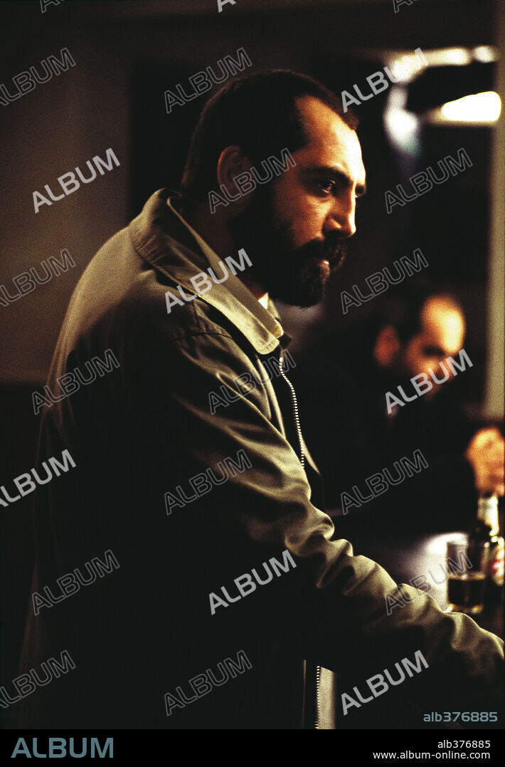 JAVIER BARDEM en LOS LUNES AL SOL, 2002, dirigida por FERNANDO LEON DE ARANOA. Copyright ELIAS QUEREJETA PC/MEDIAPRO.