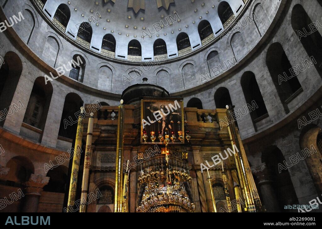 Israel. Jerusalem. The Tomb of Christ at The Holy Sepulchre. Aedicula. Old city.