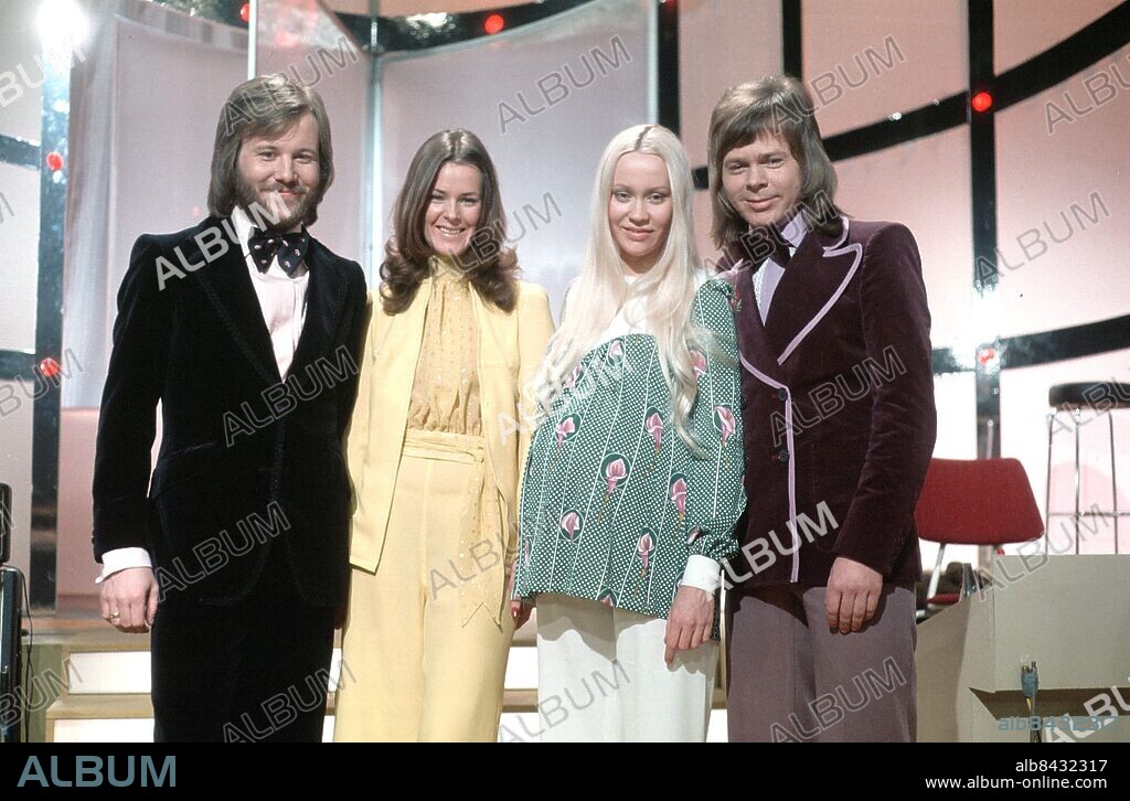 Song contest MELODIFESTIVALEN 1973 at a SVT studio in Stockholm ABBA participated with the song Ring Ring Ring (just please give me a call).. ***. MELODIFESTIVALEN 1973 i TV-huset Stockholm Gruppen deltog med sången Ring ring (bara du slog en signal). Schlager Gravid ABBA persons: AGNETHA FÄLTSKOG;ANNI-FRID LYNGSTAD;BENNY ANDERSSON;BJÖRN ULVAES;ABBA sites: STOCKHOLM;SVERIGE.
