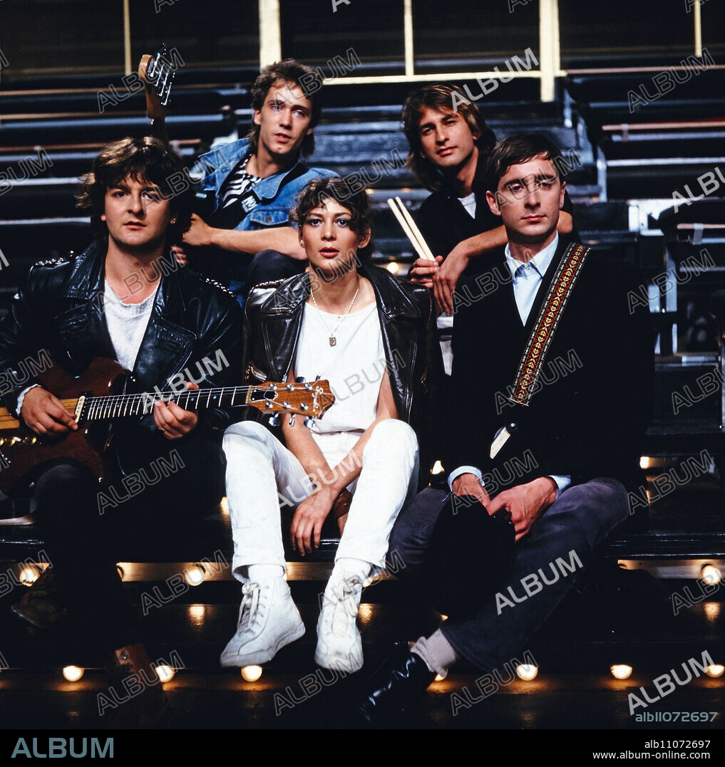 Hit parade, ZDF music show, performance of the German band: Jawoll, with Jochen Bien, Matthias Kutschke, Robert Forster, singer Kornelia Scholz, Richard Herberger, Germany, July 5, 1982.