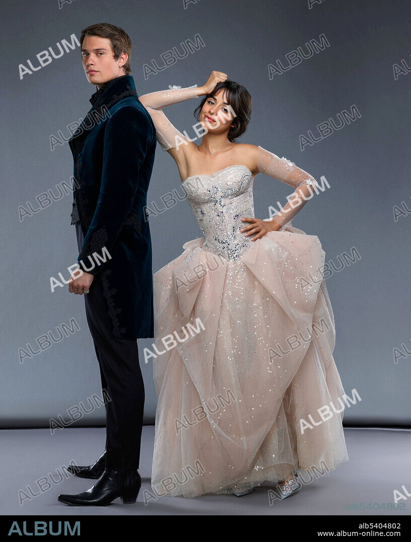 CAMILA CABELLO and NICHOLAS GALITZINE in CINDERELLA, 2021, directed by KAY CANNON. Copyright Columbia Pictures / Sony Pictures Entertainment.