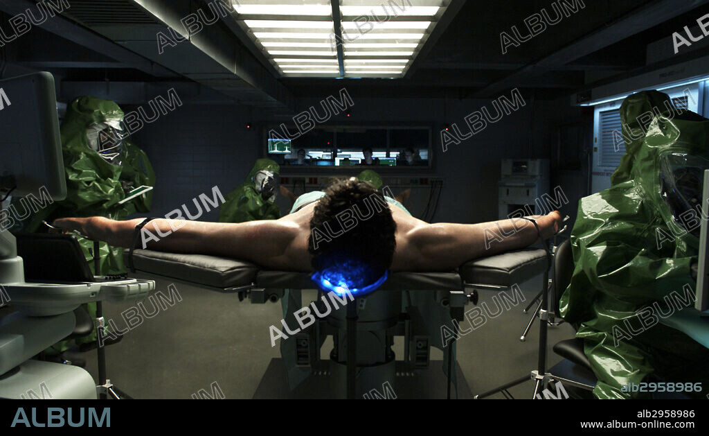 MILES TELLER en LOS CUATRO FANTÁSTICOS, 2015 (FANTASTIC FOUR), dirigida por JOSH TRANK. Copyright TWENTIETH CENTURY FOX.