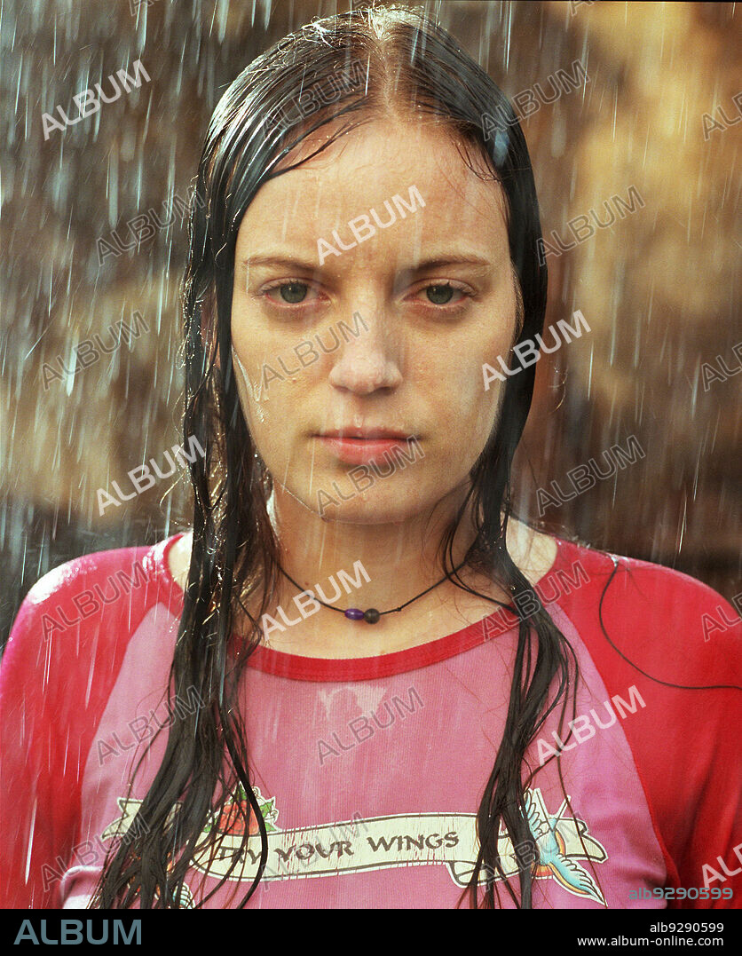 SARAH POLLEY in MY LIFE WITHOUT ME, 2003, directed by ISABEL COIXET. Copyright EL DESEO/MILESTONES PRODUCTINS INC.
