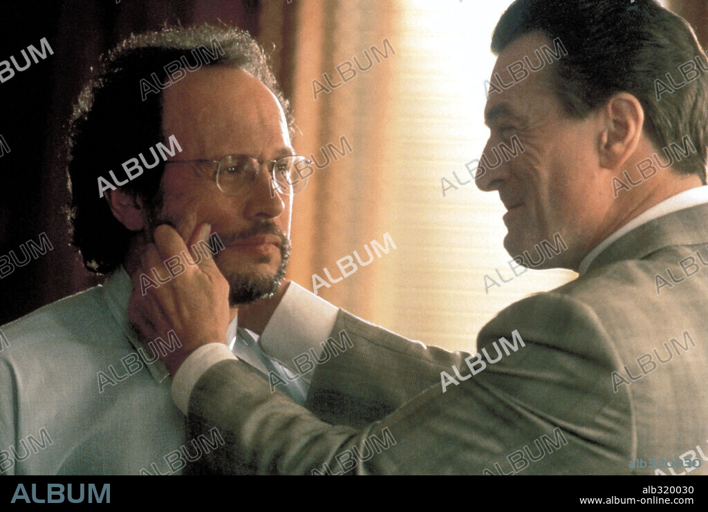 BILLY CRYSTAL in ANALIZE THIS, 1999, directed by HAROLD RAMIS. Copyright WARNER BROS. PICTURES.